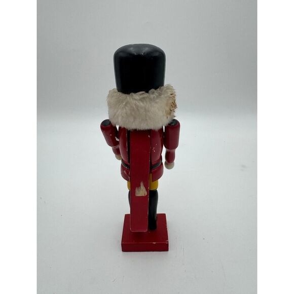 Traditional Wooden Nutcracker Figurine-Soldier‎ - Picture 3 of 7